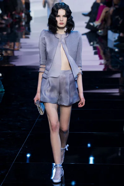 Look 15
